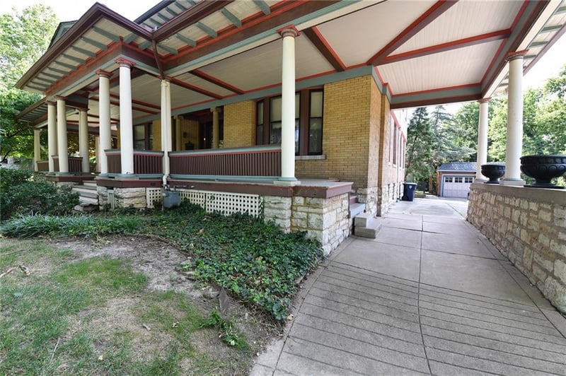 3674 Belleview Ave, Kansas City, MO 64111