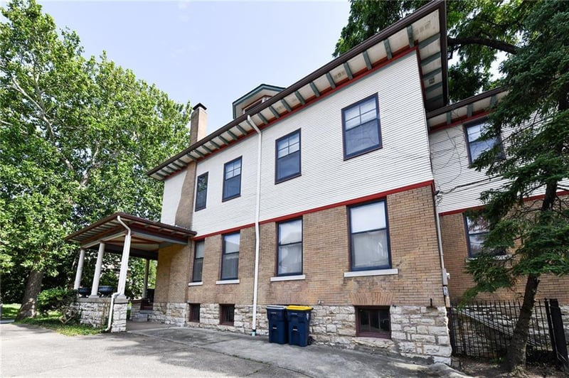 3674 Belleview Ave, Kansas City, MO 64111
