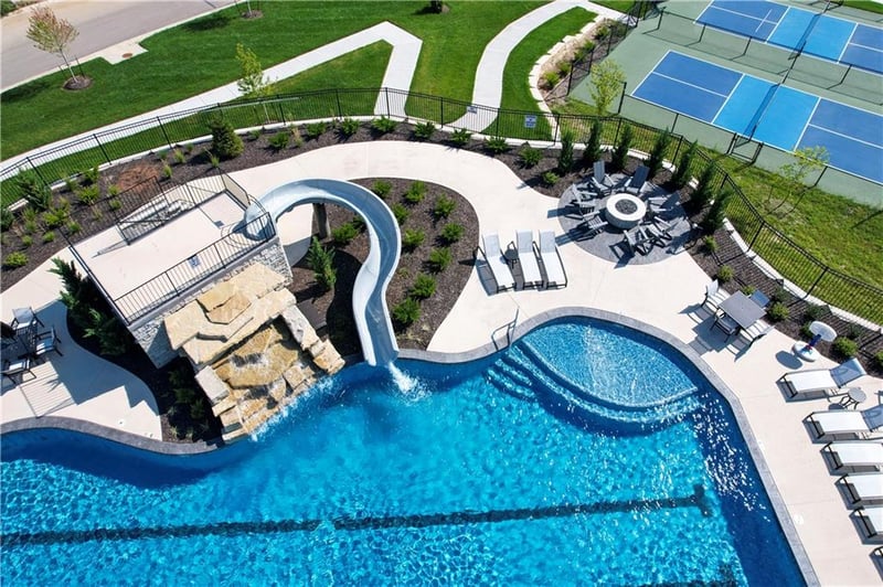 16909 Parkhill St, Overland Park, KS 66221