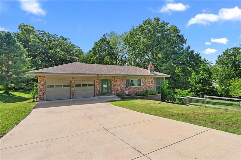 4030 N Monroe Ave, Kansas City, MO 64117