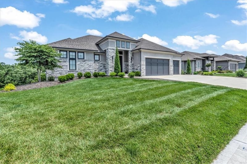 10237 N Bellefontaine Ave, Kansas City, MO 64155