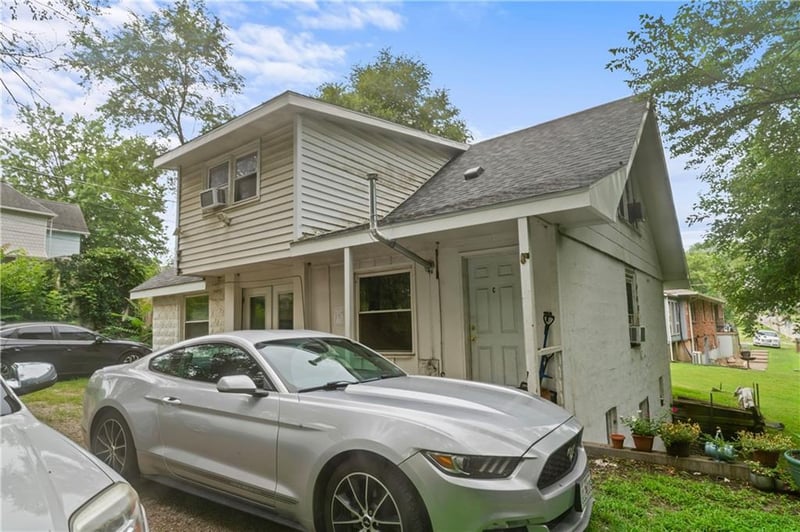 701 A B C Broad St, Warrensburg, MO 64093