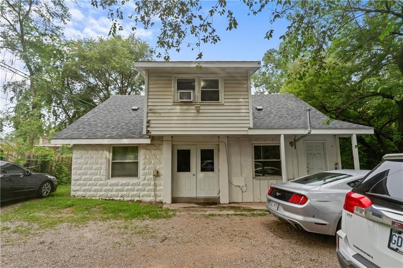 701 A B C Broad St, Warrensburg, MO 64093