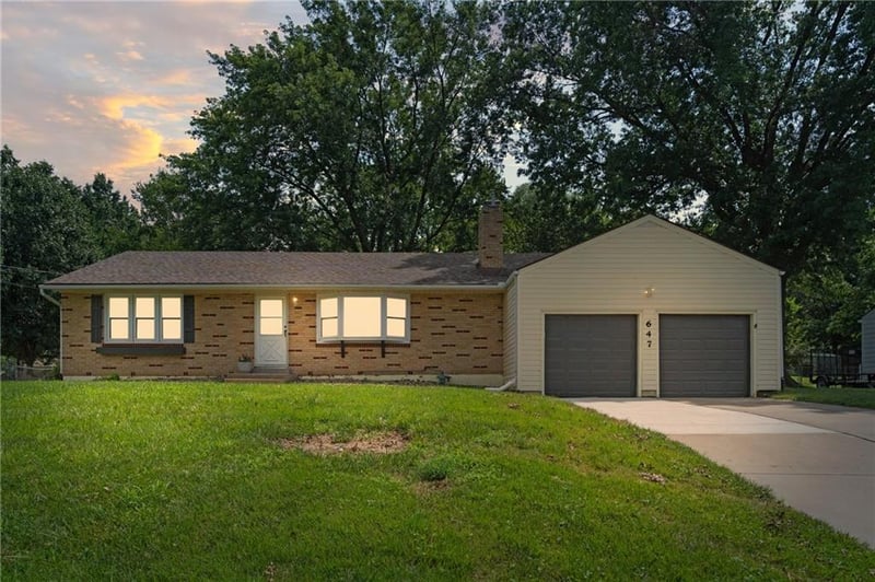 647 81 Ter, Kansas City, MO 64118