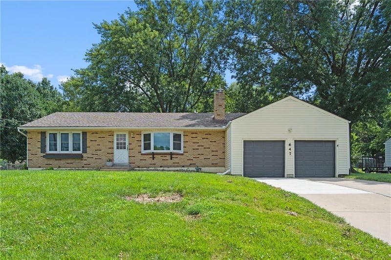 647 81 Ter, Kansas City, MO 64118