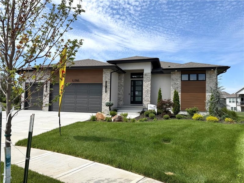 12705 174th St, Overland Park, KS 66221