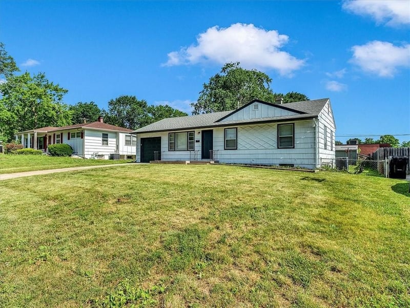 13704 41st St, Independence, MO 64055