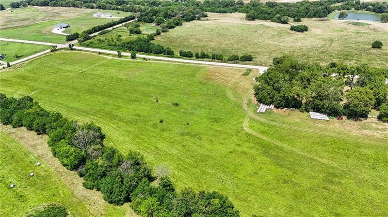 5ac 0000 1000 Rd, Lawrence, KS 66049