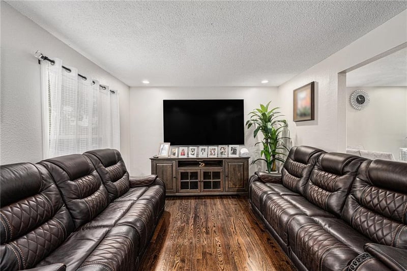 18919 Arrowhead Dr, Independence, MO 64056