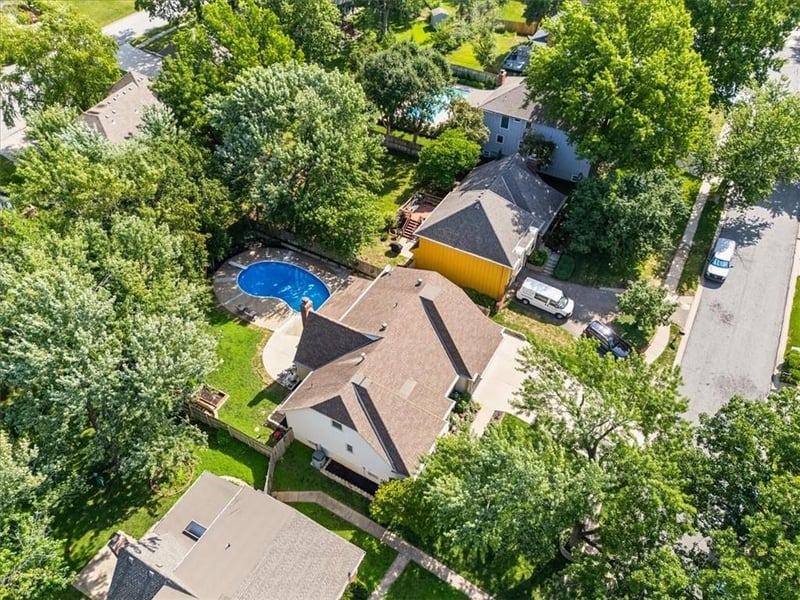 11820 W 100th Ter, Overland Park, KS 66214