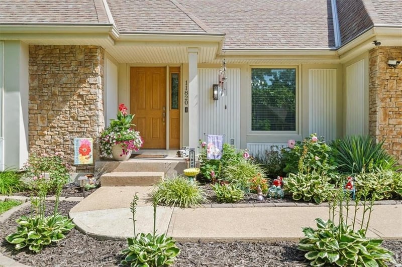 11820 W 100th Ter, Overland Park, KS 66214