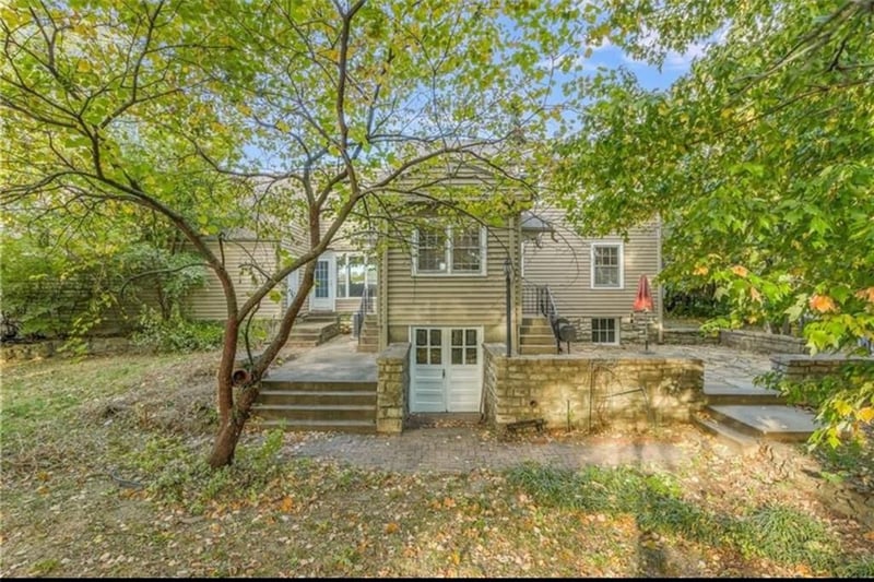 1201 River Blvd, Independence, MO 64050