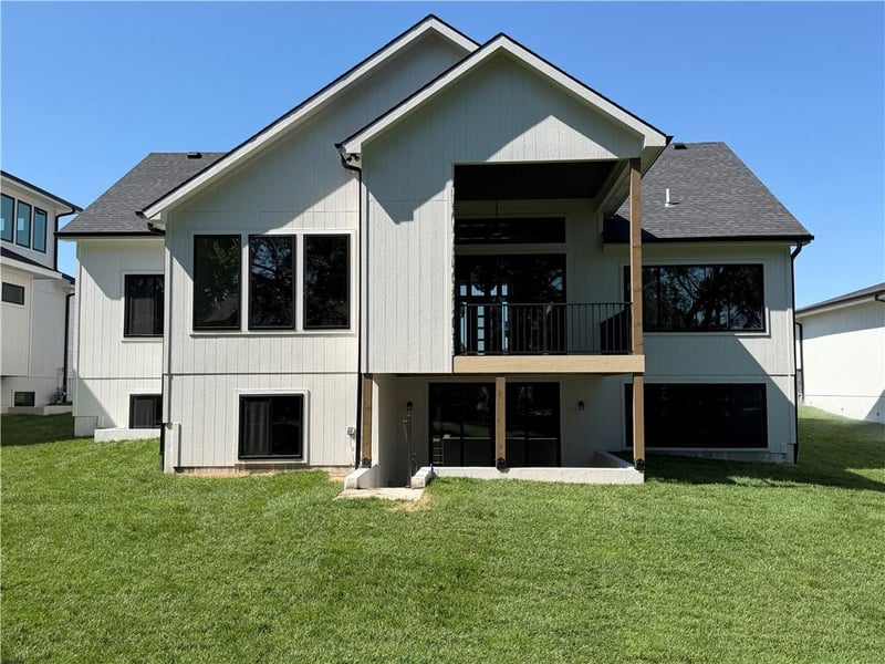 15301 162nd St, Olathe, KS 66062