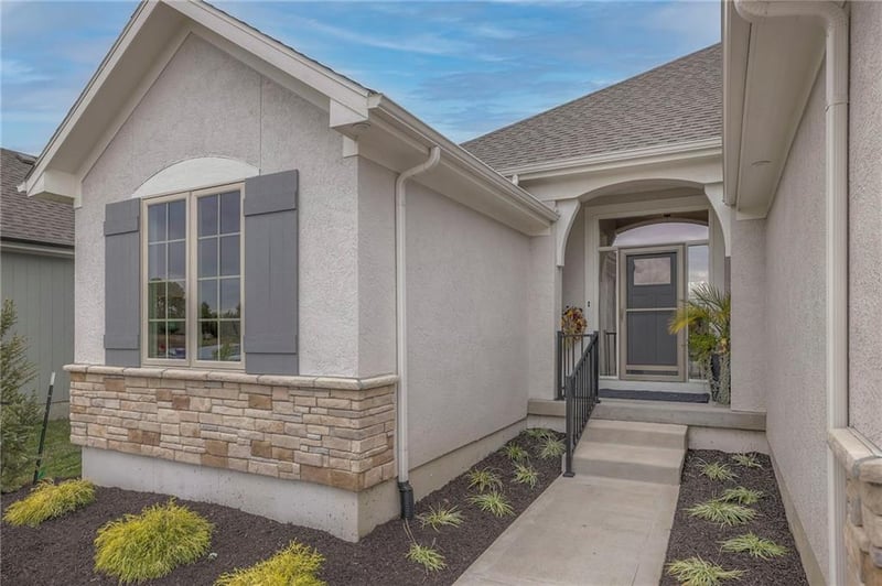 12612 138th Pl, Overland Park, KS 66221