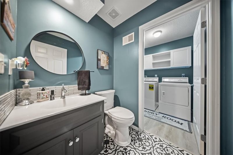 12585 Broadmoor St, Overland Park, KS 66209