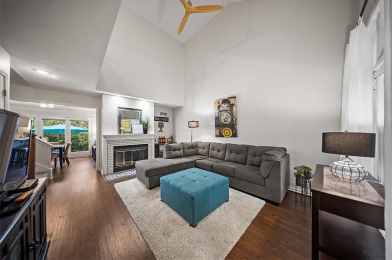 12585 Broadmoor St, Overland Park, KS 66209