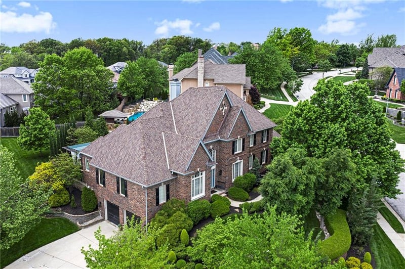 6000 N Cosby Ct, Kansas City, MO 64151