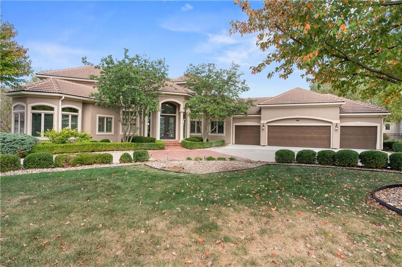 21310 E 34th St, Independence, MO 64057