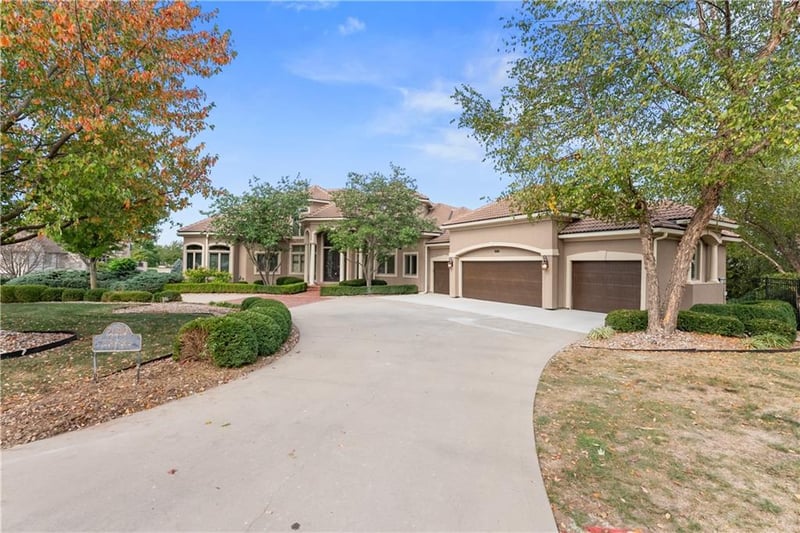 21310 E 34th St, Independence, MO 64057