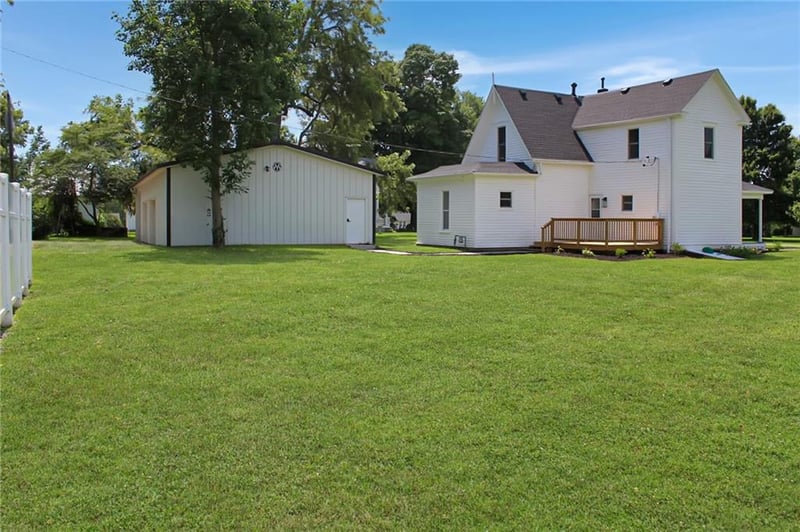 317 N Main St, Corder, MO 64021
