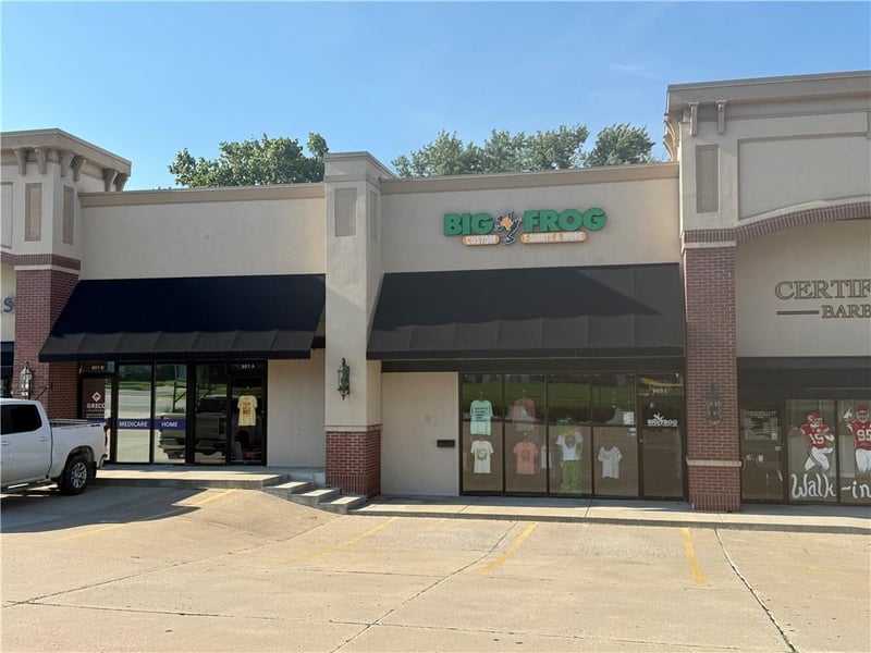 805 Main # C St, Blue Springs, MO 64015