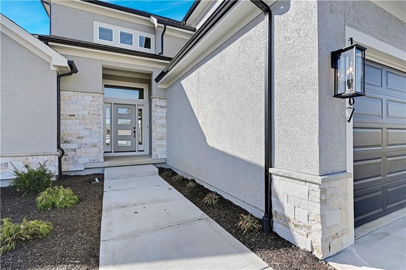 15387 161st Ter, Olathe, KS 66062
