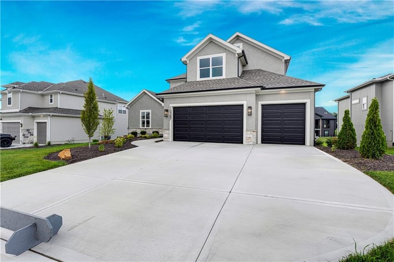 15387 161st Ter, Olathe, KS 66062