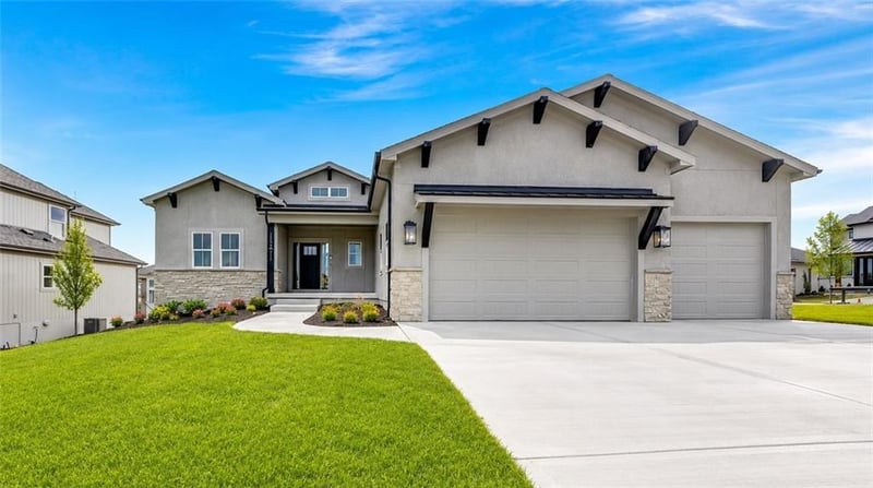 15411 161st Ter, Olathe, KS 66062