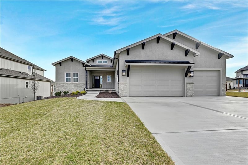 15411 161st Ter, Olathe, KS 66062