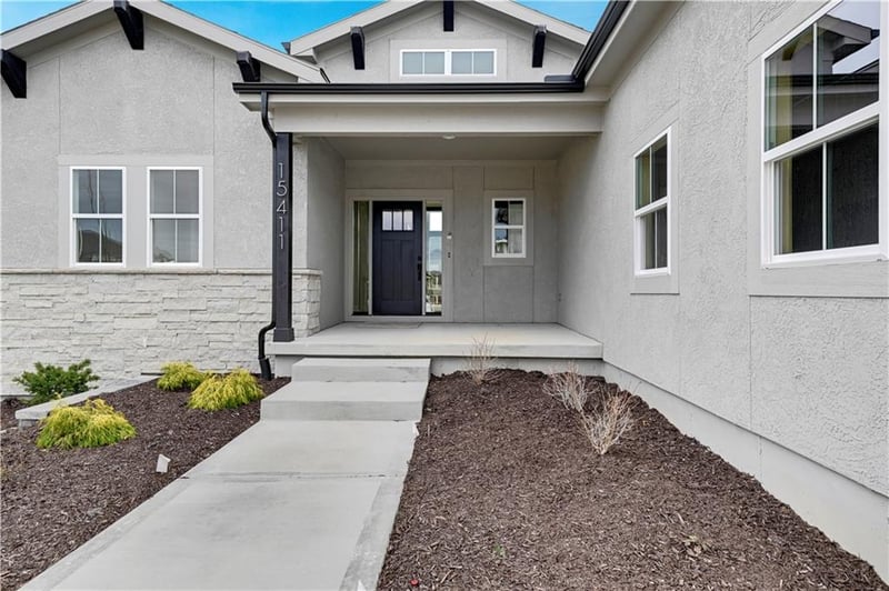 15411 161st Ter, Olathe, KS 66062