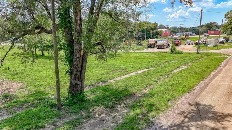 204 3rd St, Urich, MO 64788