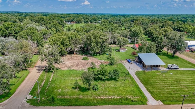 204 3rd St, Urich, MO 64788