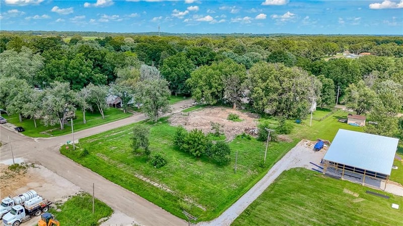 204 3rd St, Urich, MO 64788