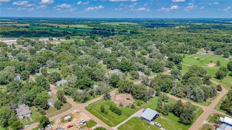204 3rd St, Urich, MO 64788