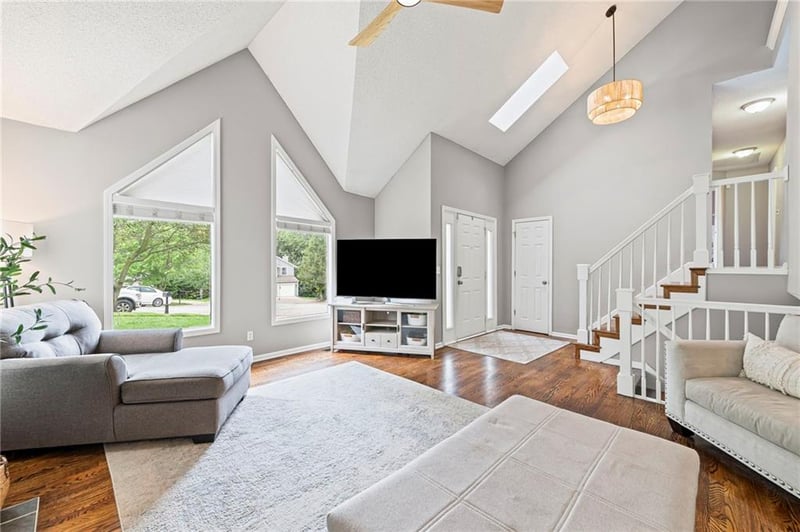 7807 Adrian Ave, Kansas City, MO 64151