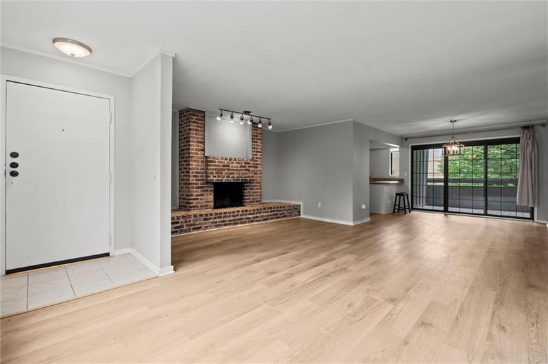 4057 Walnut St #6, Kansas City, MO 64111