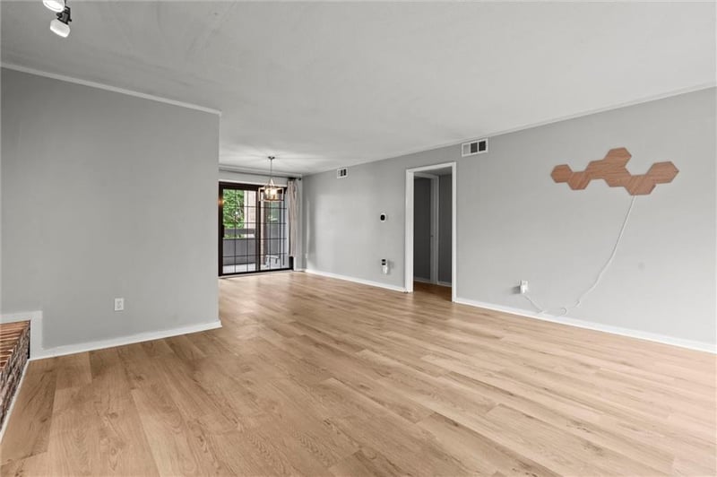 4057 Walnut St #6, Kansas City, MO 64111