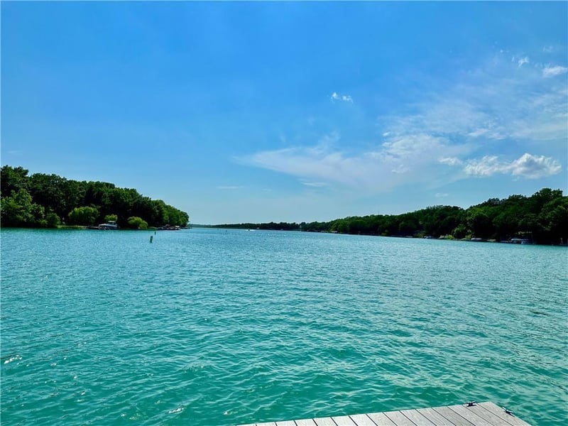 6 Misty Ln, La Cygne, KS 66040