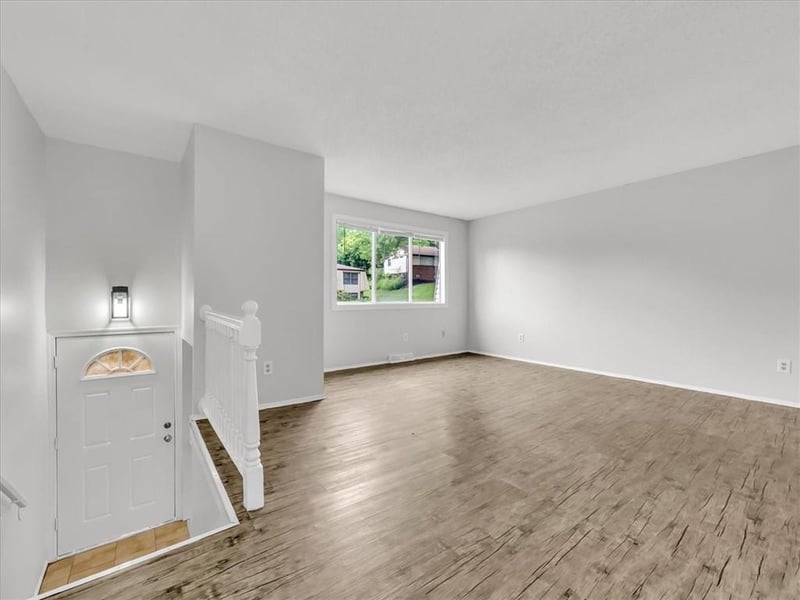 6456 49th St, Kansas City, MO 64151