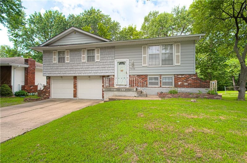 7632 Milrey Dr, Kansas City, MO 64152