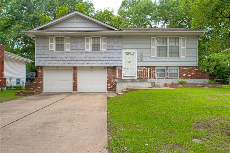 7632 Milrey Dr, Kansas City, MO 64152