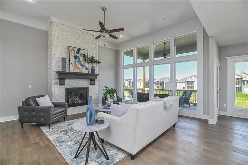 9323 Pickering St, Lenexa, KS 66227