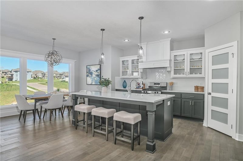 9323 Pickering St, Lenexa, KS 66227