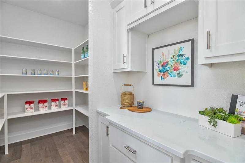 9323 Pickering St, Lenexa, KS 66227