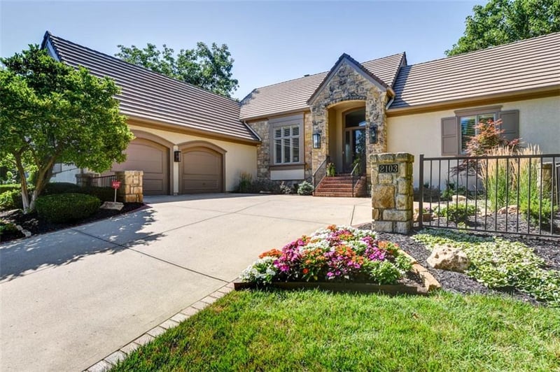 2103 W 116th St, Leawood, KS 66211