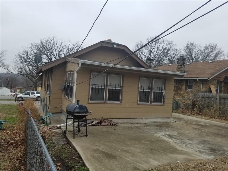 4676 37th Ter, Kansas City, MO 64128