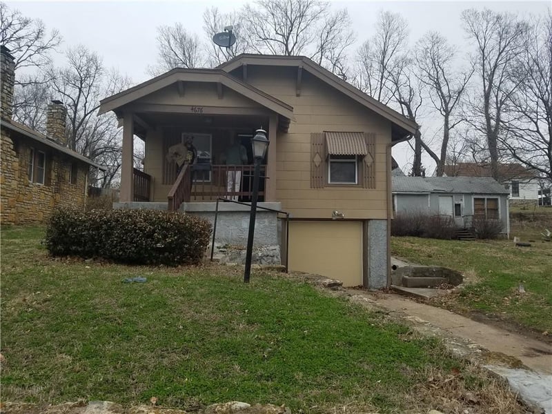 4676 37th Ter, Kansas City, MO 64128