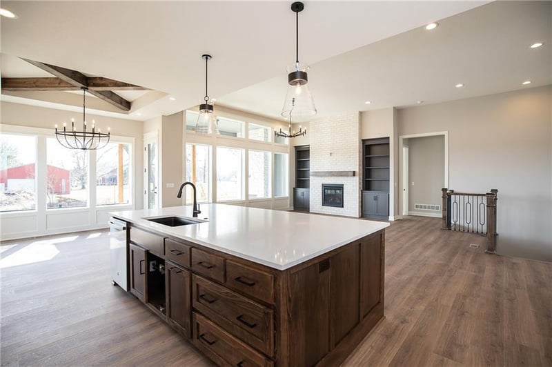 3812 W 187th St, Overland Park, KS 66085