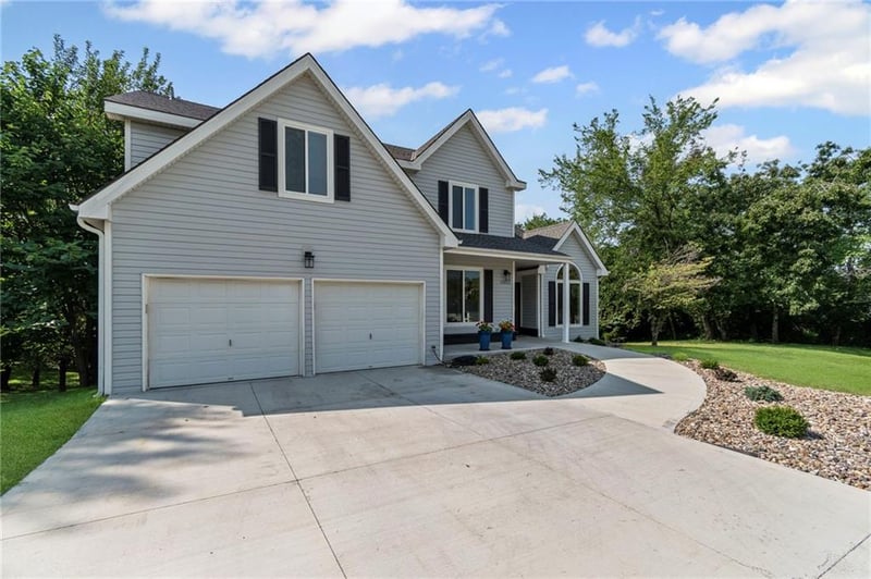 12023 NW Country Club Ct, Kansas City, MO 64152
