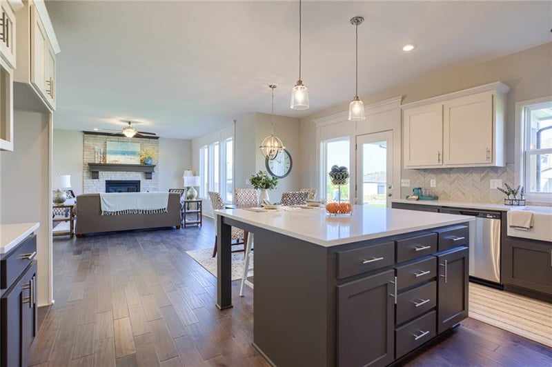 9284 Zarda Dr, Lenexa, KS 66227